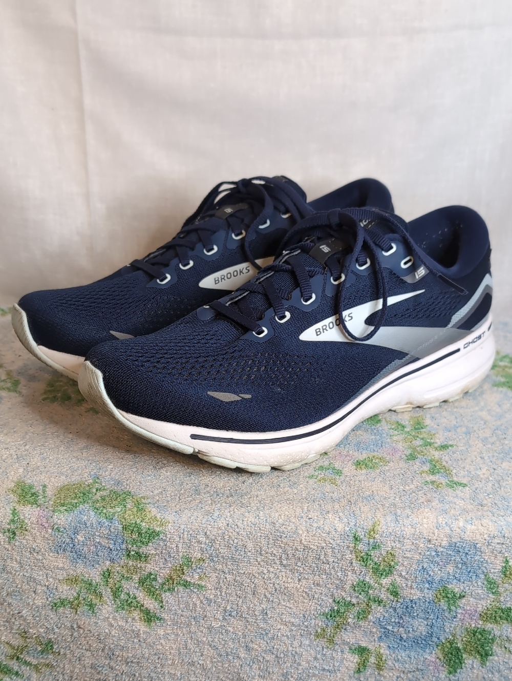 Brooks Ghost 15 Navy Running Trainers womens 11.5WIDE